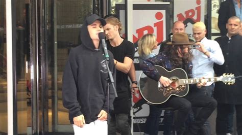 Boyfriend - LIVE ACOUSTIC - Justin Bieber @ Paris NRJ - YouTube