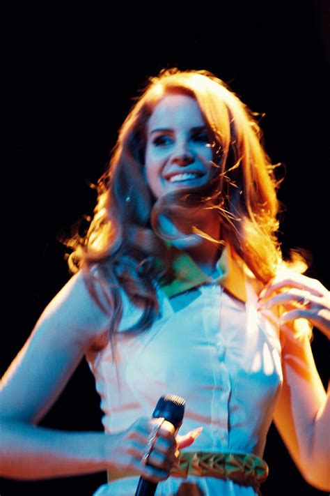 She’ll Take Manhattan: Lana Del Rey’s First New York Concert | Vogue