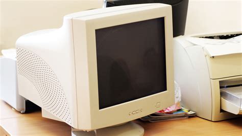 What Is A CRT Monitor: Is It Worth Buying One? - Market Intuitive