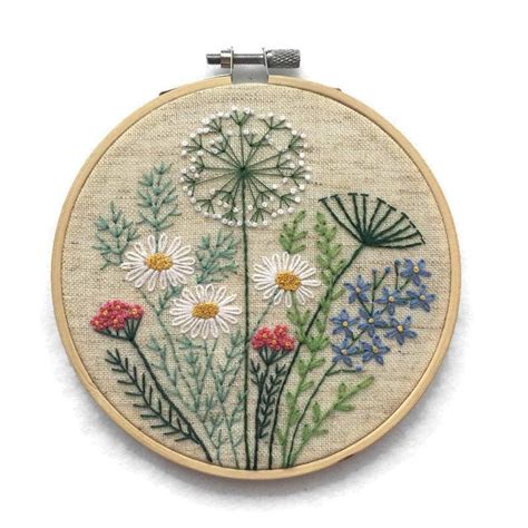 13 motifs de broderie de fleurs pour inspirer votre printemps ...