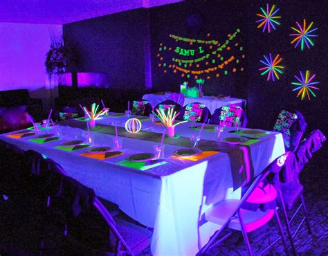 THREElittleBIRDS' : Neon/Glow in the Dark Birthday Party