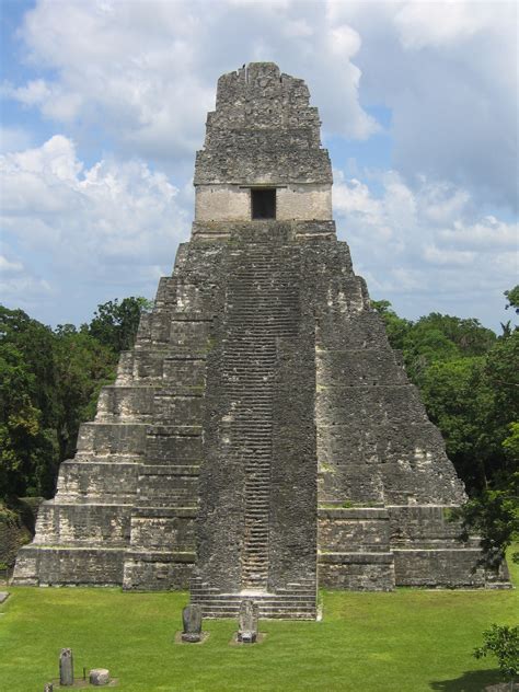 File:Tikal Temple1 2006 08 11.JPG - Wikimedia Commons