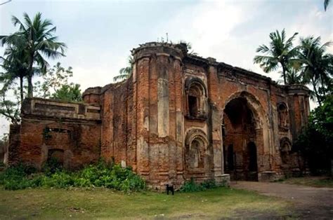 The Tomb of Mir Jaffer, the Nawab who indirectly helped the British ...