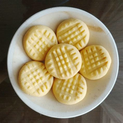 4 ingredient custard powder cookies - FLOURS & FROSTINGS