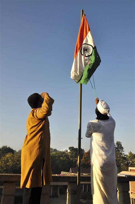 flag hoisting on republic day pic | Happy Republic Day | Pinterest