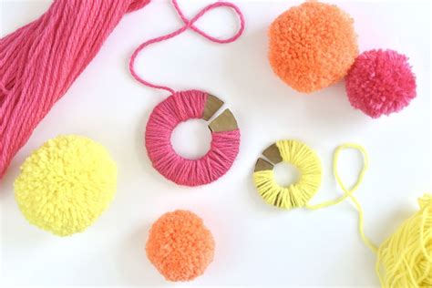 25 Colorful Pom Pom Crafts We Love