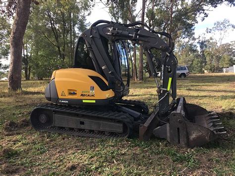 Mecalac MCR8 excavator/skid steer | Review