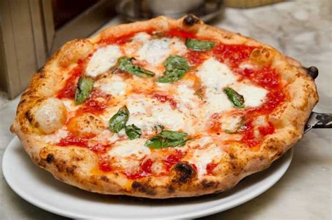 Where to Eat the Best Pizza in Naples | ITALY Magazine