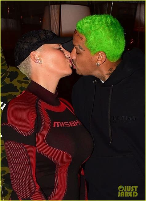 Amber Rose & Boyfriend Alexander 'AE' Edwards Share a Kiss on Date ...