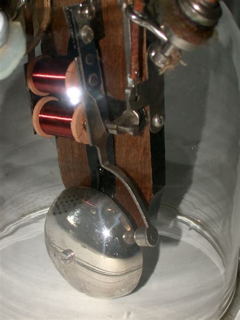 Bell Jar Vacuum Sound experiment Early 20th century - Fleaglass