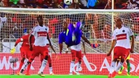 Goalkeeper in South African Premier Division pulls off incredible ...