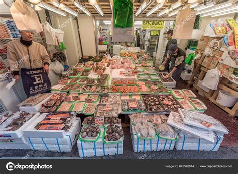 Ameyoko Shopping Street Tokyo Ameyoko Busy Market Street Yamanote Line ...