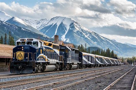 Rocky Mountain Train Trips | Canada Rail Vacations