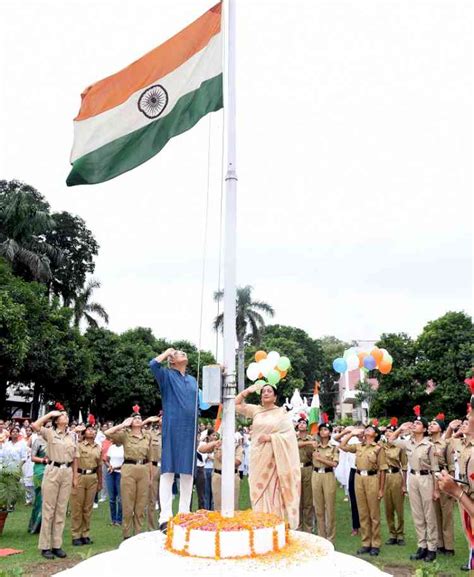 KMV marks celebration of 75th Independence Day with Flag Hoisting ceremony