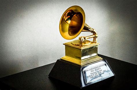 Grammy Awards Introduce New Rules for AI Music - GreekReporter.com