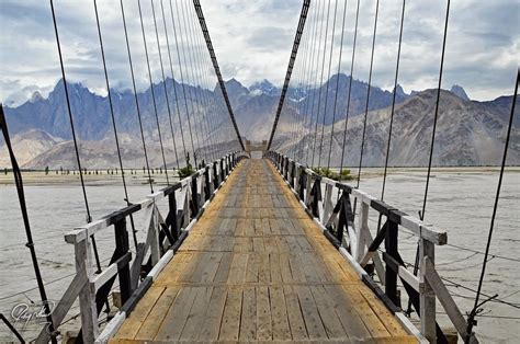 A bridge on the River Shyok, Gilgit-Baltistan [1600x1060] by Ishtiaq ...