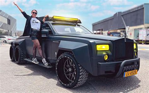 World’s first 6×6 Rolls Royce Phantom – Supercar Blondie