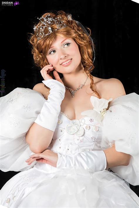 Giselle from Disney's Enchanted - Daily Cosplay .com