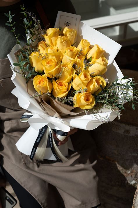 Yellow Rose Flowers Bouquet