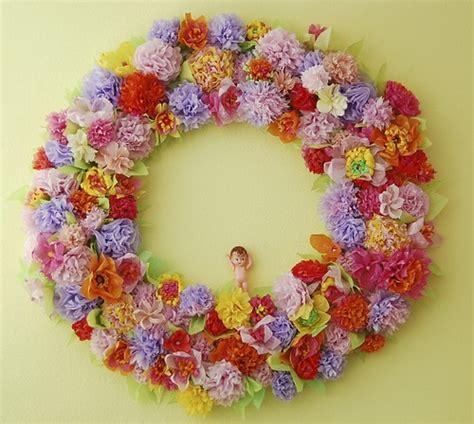 tissue paper flower wreath | it was a slow winter & there wa… | Flickr