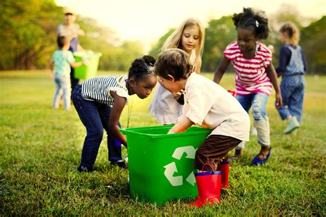 Group of kids school volunteer charity environment - First Discoverers