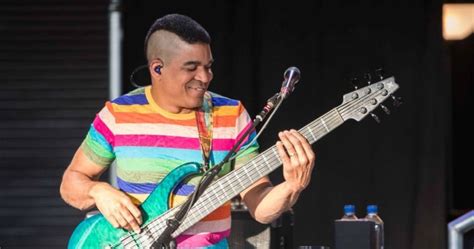 Making Peace With The Low End: Oteil Burbridge Talks Dead & Co, Allmans ...