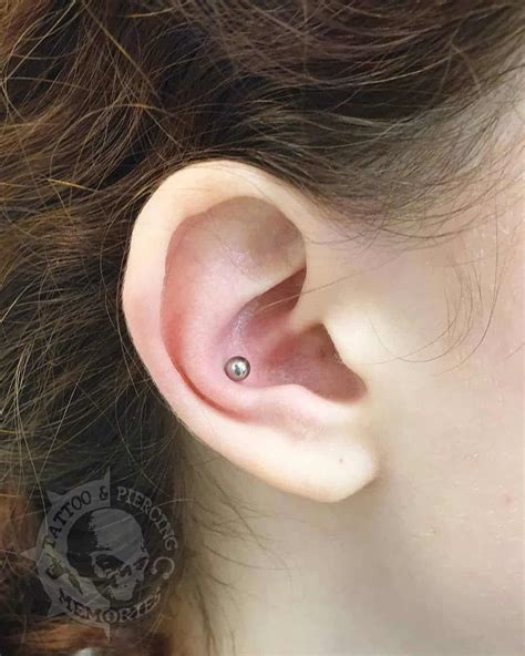 Conch Piercing 101: Pain, Types And Conch Piercing Healing Tips