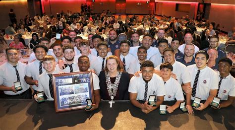 Triumphant Ipswich School handed Keys to the City - Ipswich First