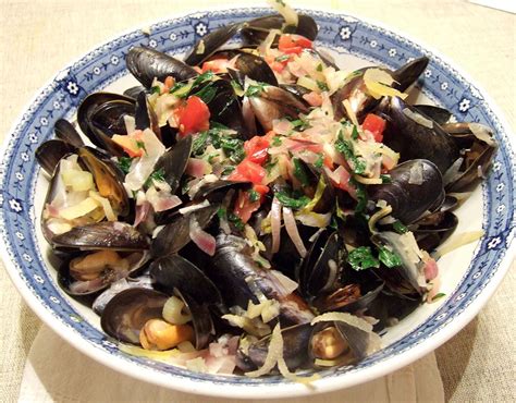 Moules marinière | Easy seafood recipes, Easy seafood, Seafood recipes