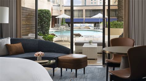 Houston Luxury Hotel Suites & Rooms | Four Seasons Hotel Houston