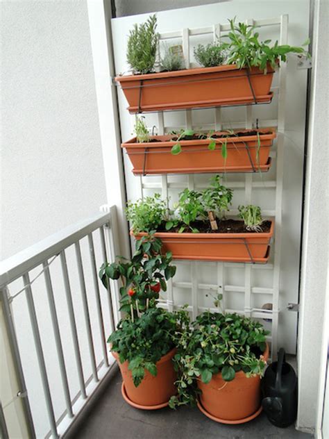 Building a Balcony Garden {Love My DIY Home}