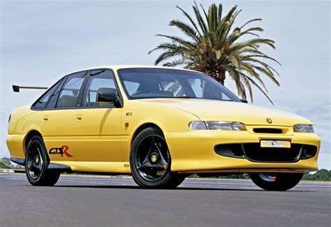 1996 Holden Commodore HSV GTS-R (VS) - характеристики, фото, цена.