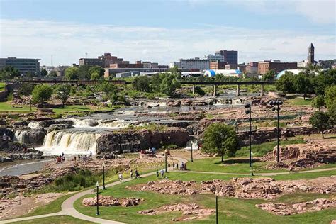 16 Fun Things to Do in Sioux Falls, South Dakota