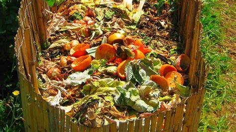 How To Make Compost At Home Using Kitchen And Garden Wastes | Slick Garden