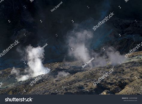 Active Volcanoes Java Island Papandayan Volcanoes Stock Photo ...