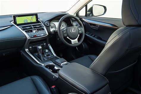 Lexus NX 300h interior & comfort | DrivingElectric