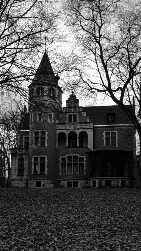 10 Most Haunted Places in the World