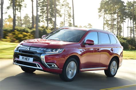 Mitsubishi Outlander PHEV - best plug-in hybrid cars | Auto Express