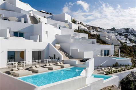 SAINT HOTEL IN OIA | Kapsimalis Architects | Archello