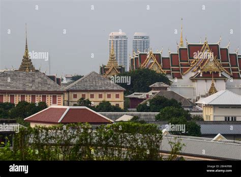 Chao Phraya River & Temples, Bangkok 220120 Stock Photo - Alamy