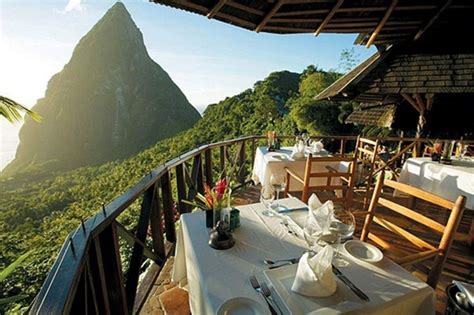 35 Restaurants with Spectacular Views