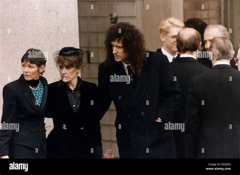 Freddie Mercury funeral Queen lead guitarist Brian May with girlfriend ...