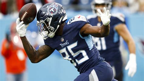 Can't-Miss Play: Tennessee Titans tight end Chigoziem Okonkwo reaches ...