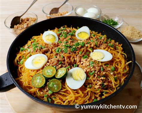 Pancit Palabok - Yummy Kitchen