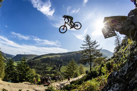 Bernard Kerr wins at Red Bull Hardline – Hayes Bicycle