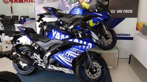 Customised Yamaha R15 V3.0 with graphics kit - 8 Live images