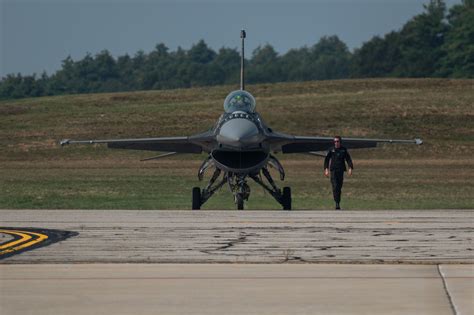 DVIDS - Images - Thunder Over New Hampshire Air Show Viper Demo Team ...