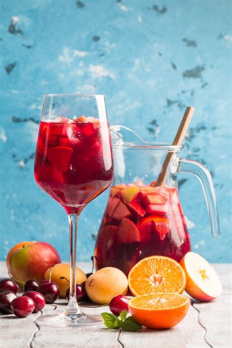 Learn how to make authentic Spanish sangria with this easy sangria ...