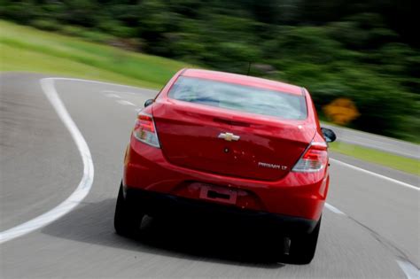 Chevrolet Prisma Sedan Unveiled in Brazil [Video] - autoevolution