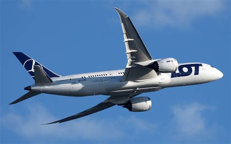 Poland's Flag Carrier: LOT Polish Airlines' Fleet In 2022